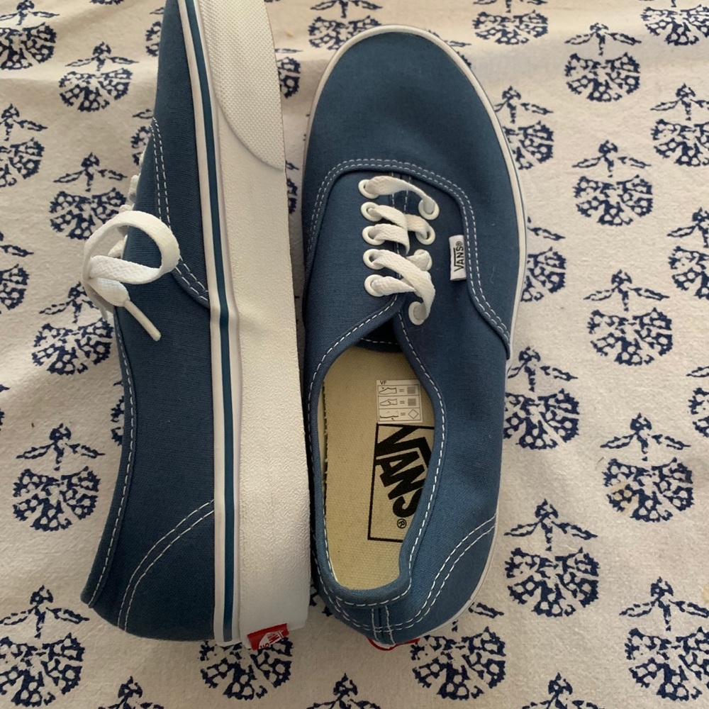Vans Authentic Navy Blue Sneaker - BRAND NEW!